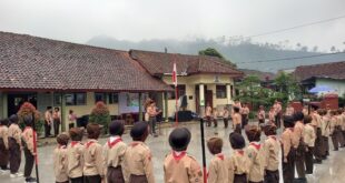Hujan Rintik-Rintik Warnai Kegiatan Perjusa di SDN 2 Sambirata